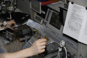 Хроматография МКС микробный состав атмосферы МКС