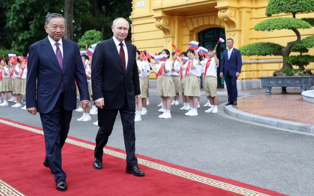 То Лам назвал важной открытую с Путиным лабораторию при Тропцентре